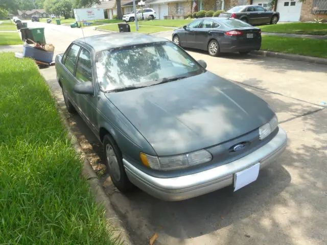 1992 Ford Taurus Grey