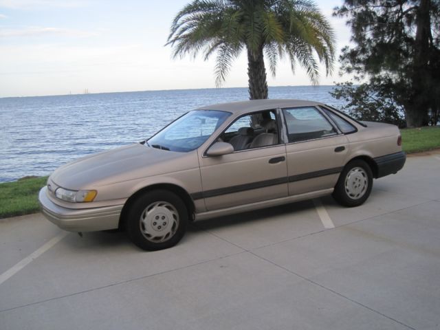 1992 Ford Taurus