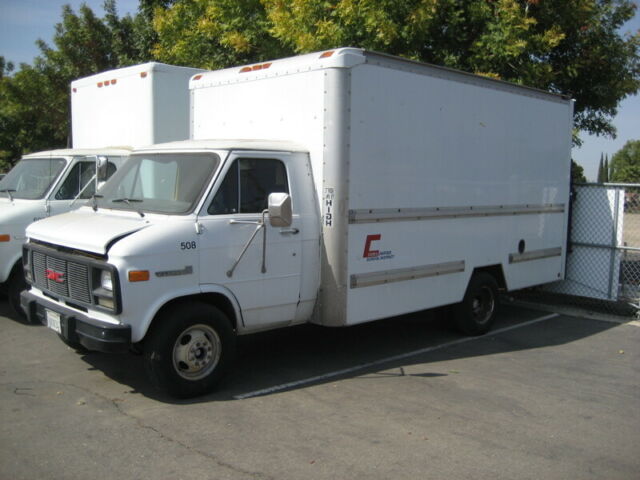 1992 GMC 3500 14' box truck