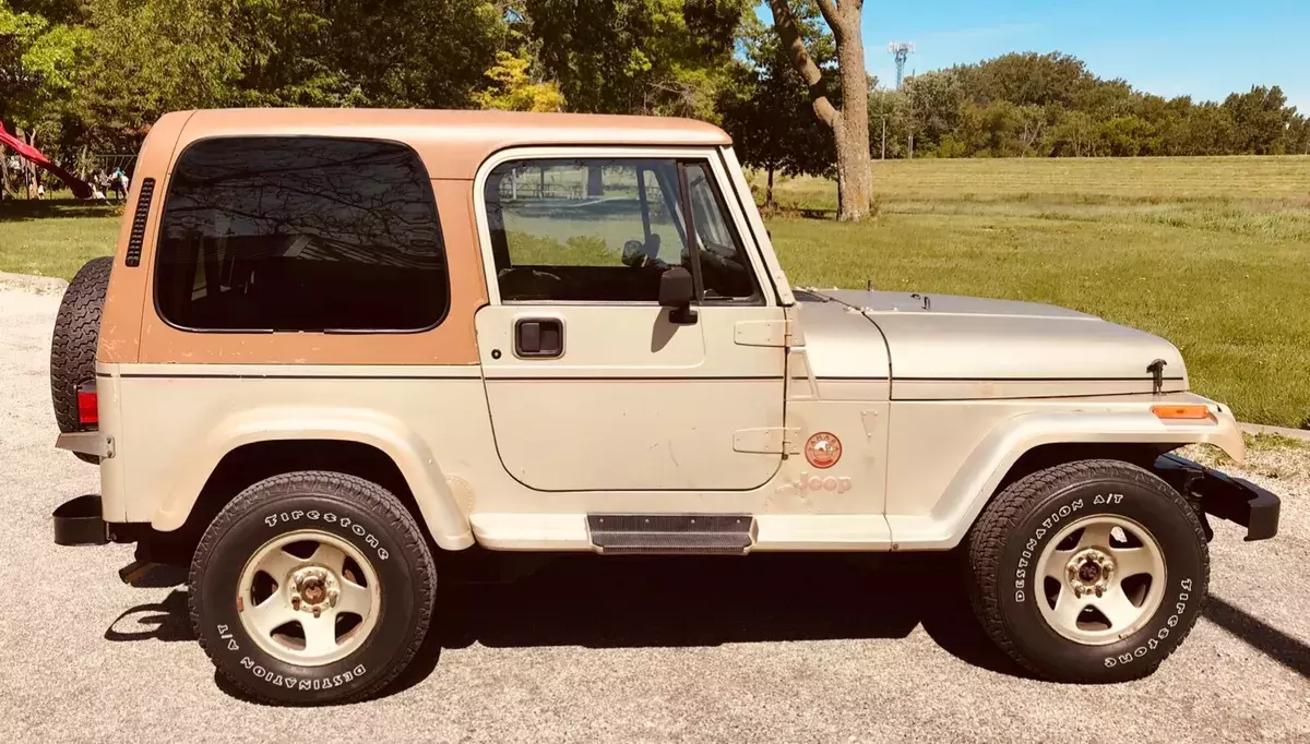 1992 Jeep Wrangler Sahara Package