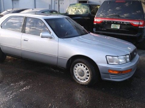 1992 Lexus LS 400