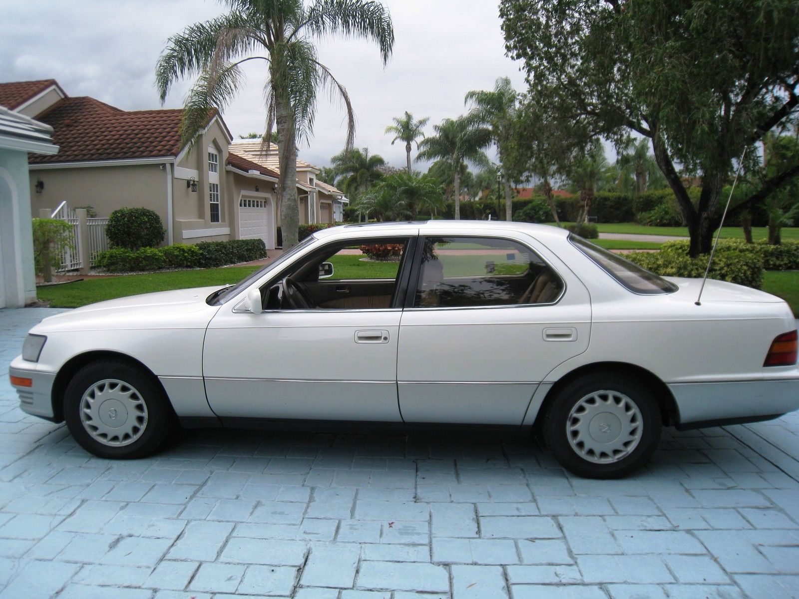 1992 Lexus LS