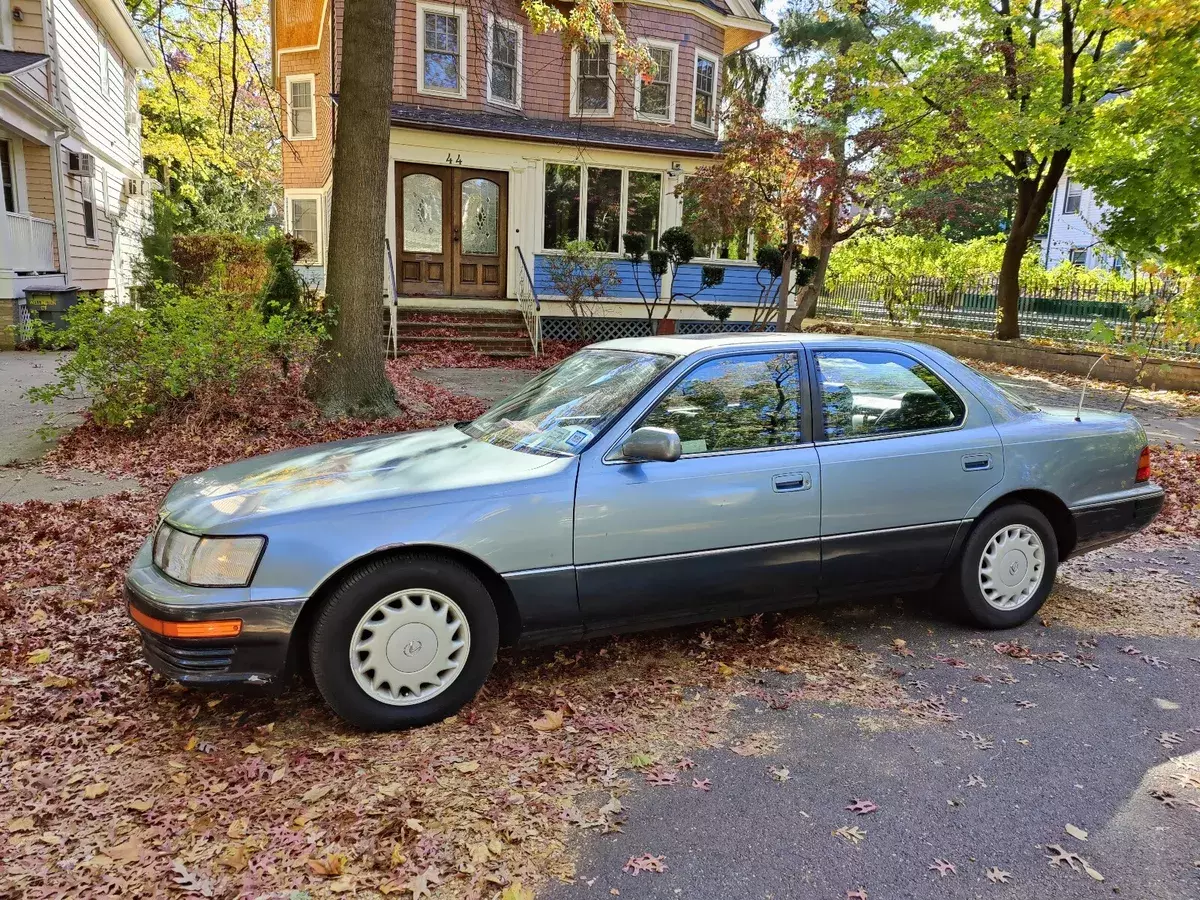 1992 Lexus LS 400