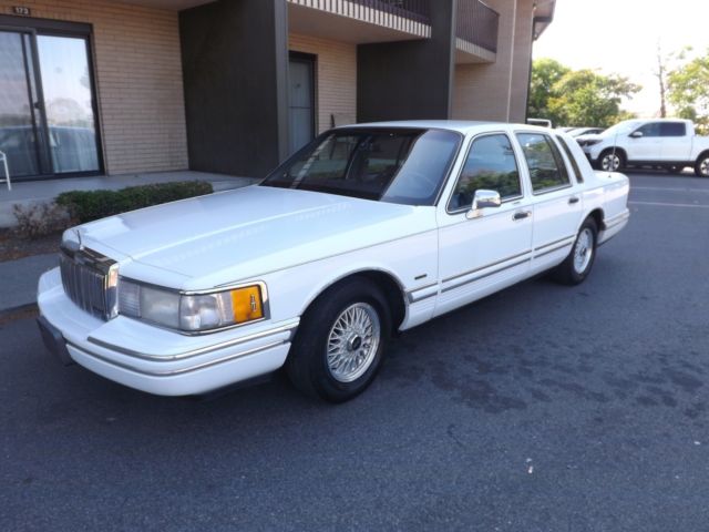 1992 Lincoln Town Car EXECUTIVE SERIES