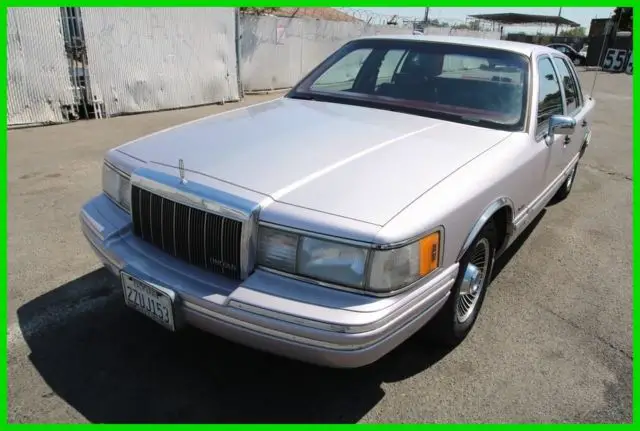 1992 Lincoln Town Car Executive