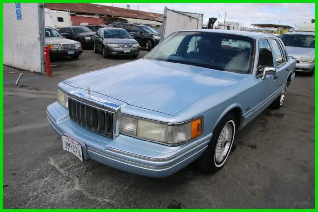 1992 Lincoln Town Car Signature