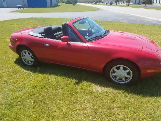 1992 Mazda MX-5 Miata Base Convertible 2-Door