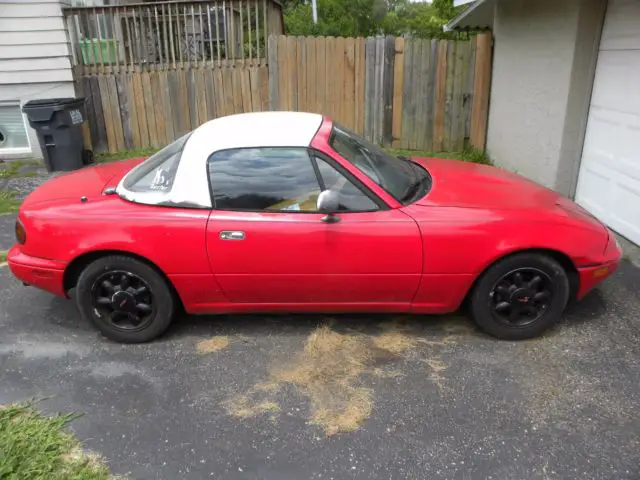 1992 Mazda MX-5 Miata Convertible w/ Hardtop