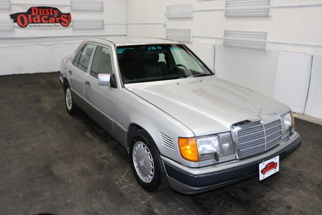 1992 Mercedes-Benz 300 Series  300D 5cyl diesel 4 spd auto Runs Drive Body Inter Good