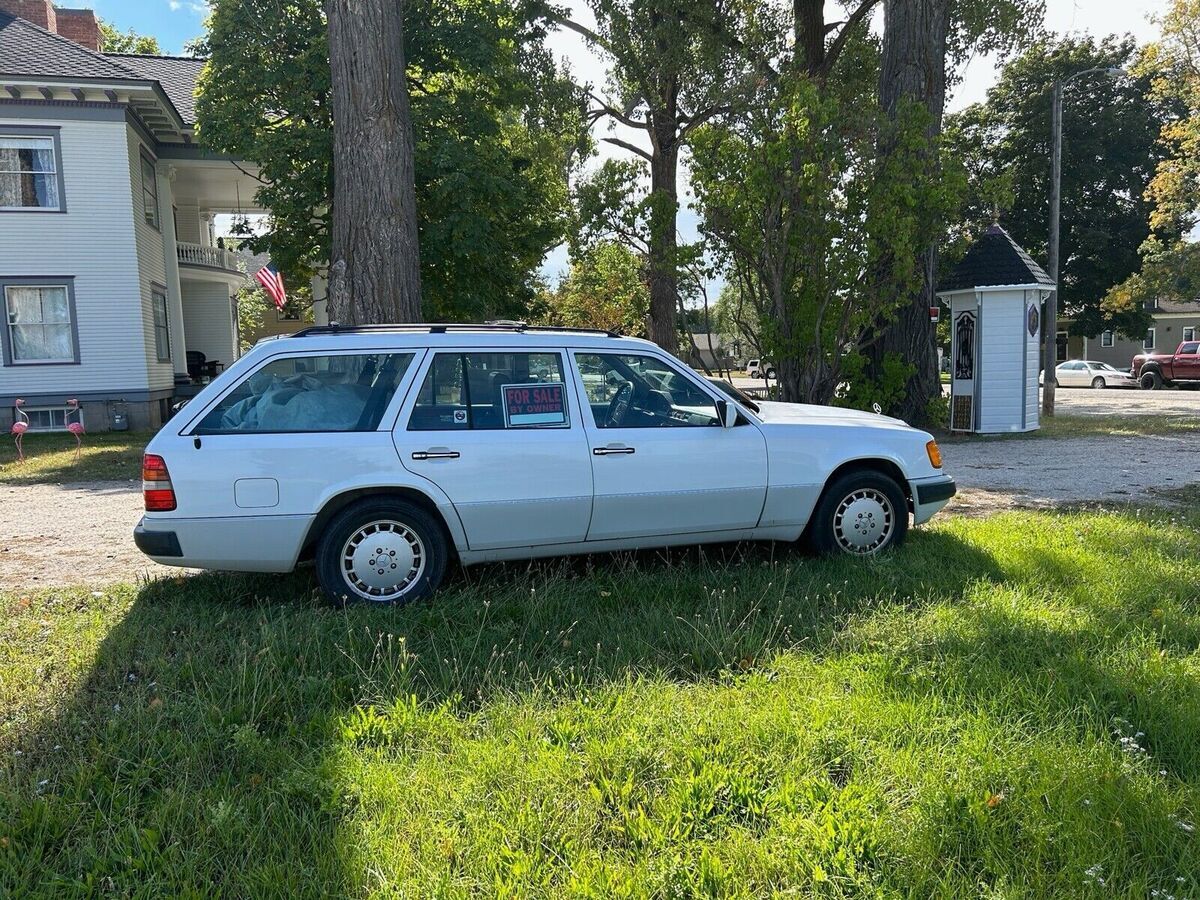 1992 Mercedes-Benz 300-Series TE 4MATIC