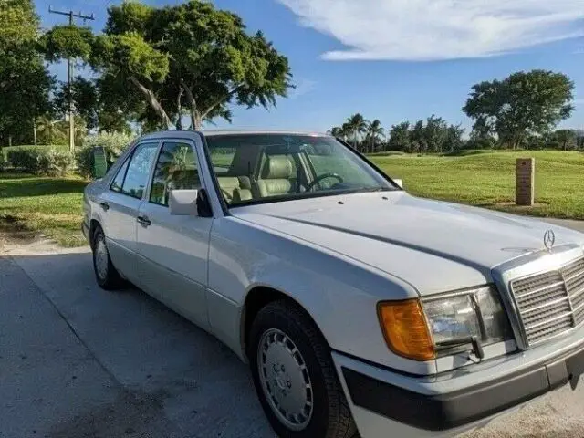 1992 Mercedes-Benz 300E E