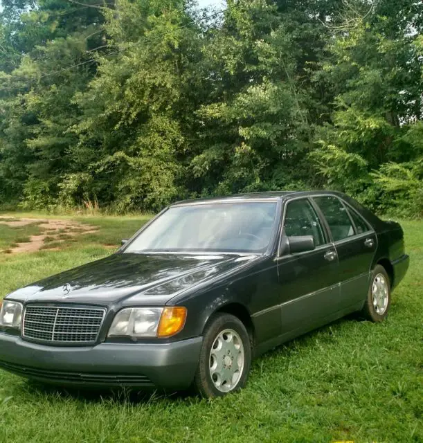 1992 Mercedes-Benz 300-Series Sedan