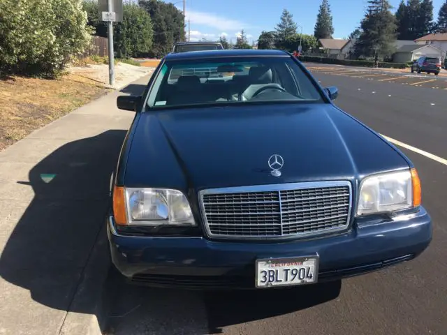 1992 Mercedes-Benz 400-Series Blue