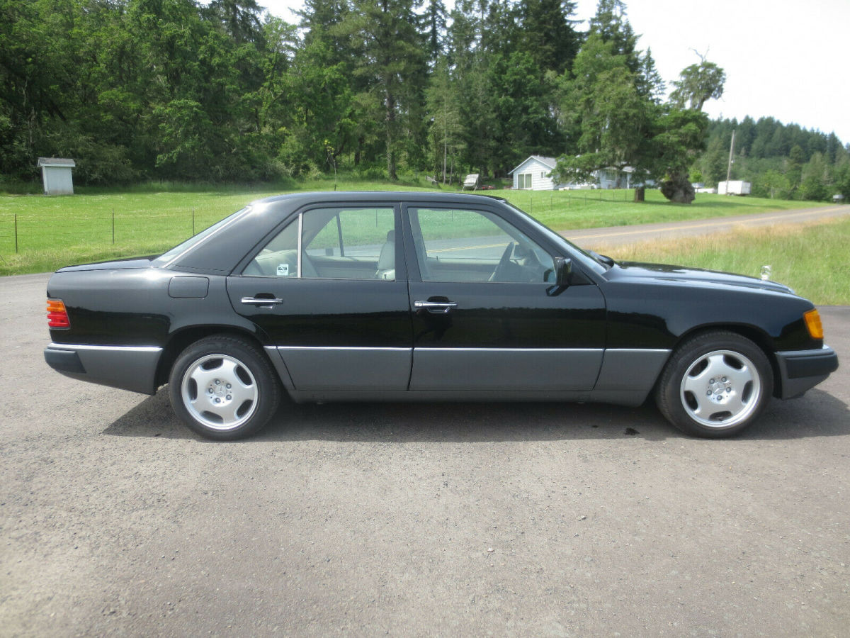 1992 Mercedes-Benz E-Class