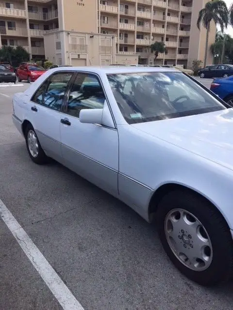 1992 Mercedes-Benz 400-Series