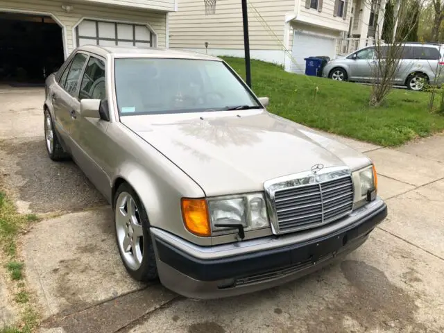 1992 Mercedes-Benz E-Class E