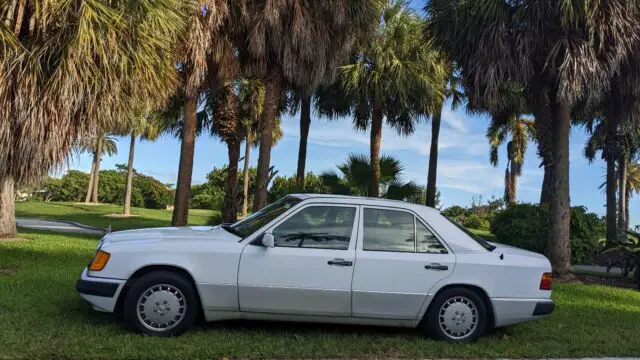 1992 Mercedes-Benz E-Class E