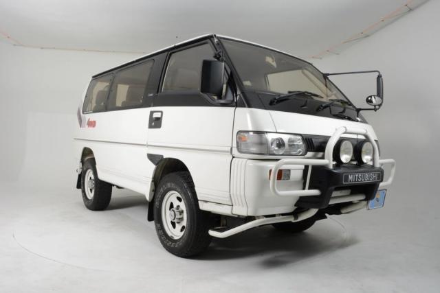 1992 Mitsubishi Delica 4WD Turbo Diesel Sunroof !!!