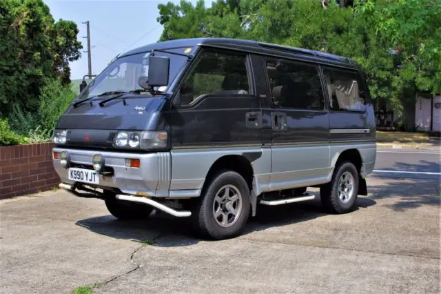 1992 Mitsubishi Delica Exceed Crystal Lite