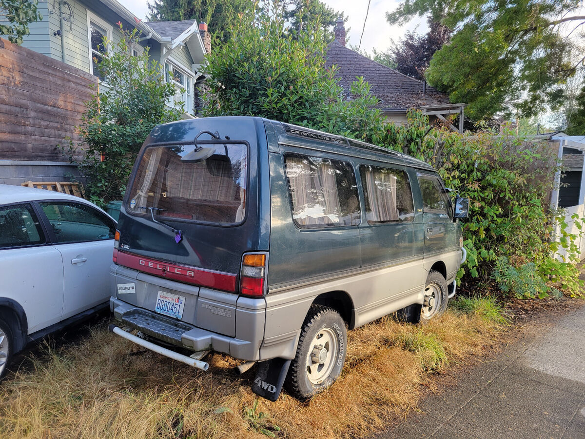 1992 Mitsubishi Delica