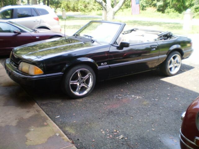 1992 Ford Mustang convertible