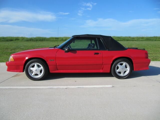 1992 Ford Mustang Convertible