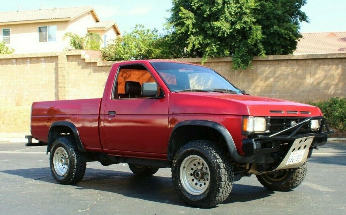 1992 Nissan Other Pickups 4x4 HARDBODY D21 5SPEED SHORTBED