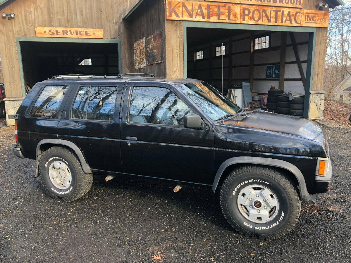 1992 Nissan Pathfinder SE with Leather