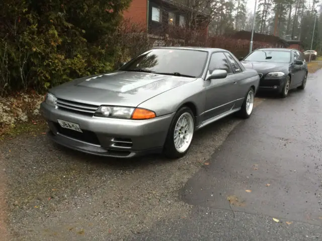 1992 Nissan GT-R base coupe 2-door