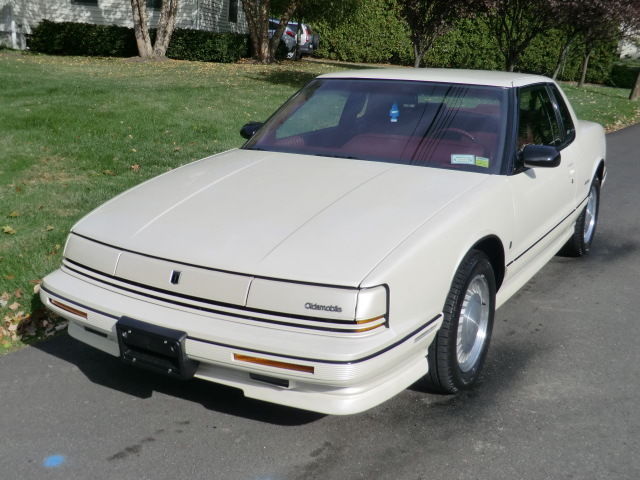 19920000 Oldsmobile Toronado 2dr Coupe Tr