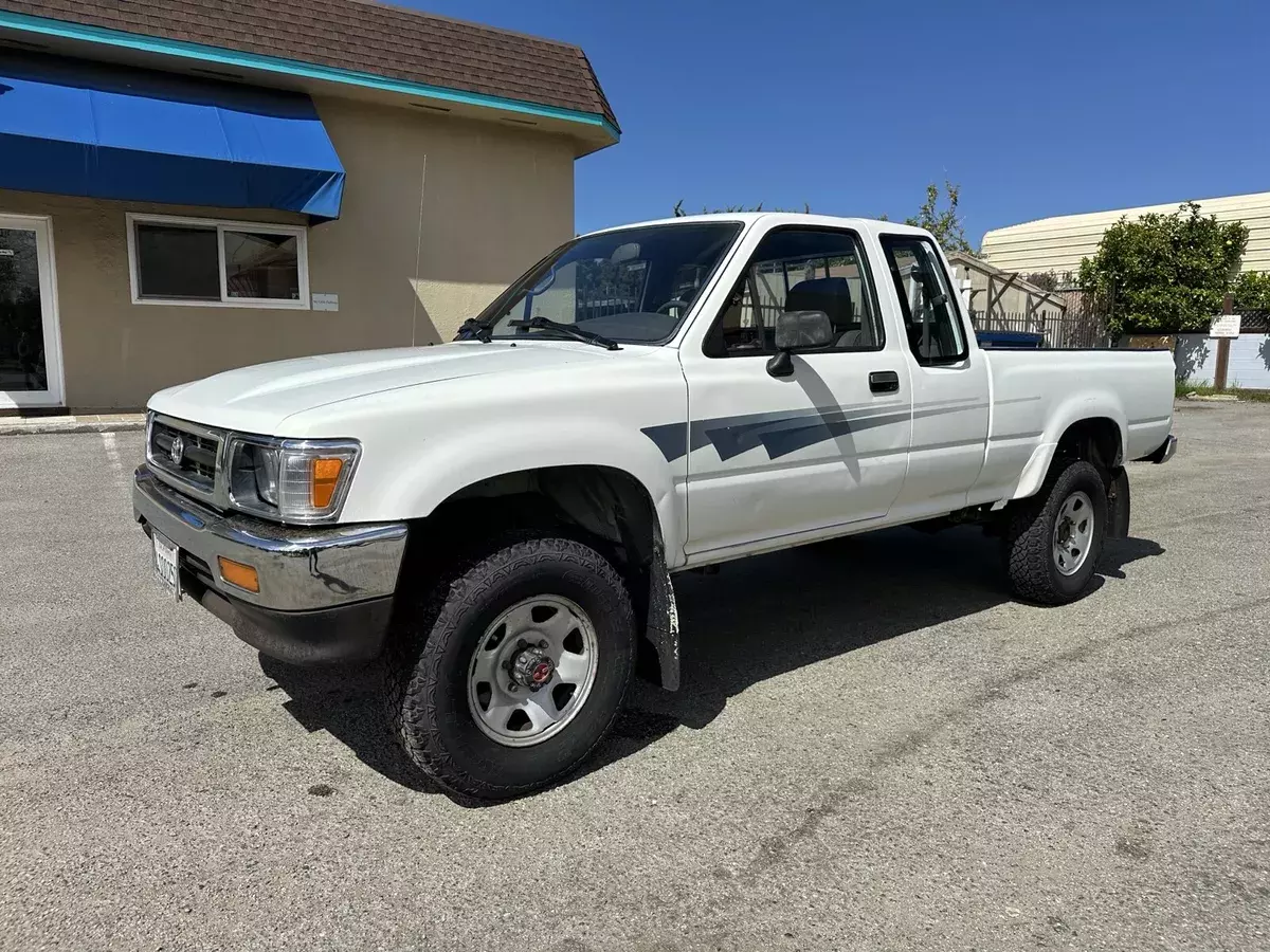 1992 Toyota Tacoma 1/2 TON EXTRA LONG WHEELBASE DLX