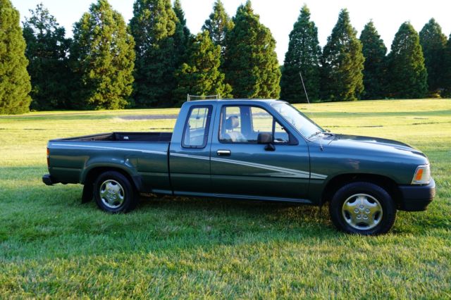 1992 Toyota TRUCK 2 WHEEL DRIVE ONLY 79,416 MILES /AUTOMATIC TRANS.
