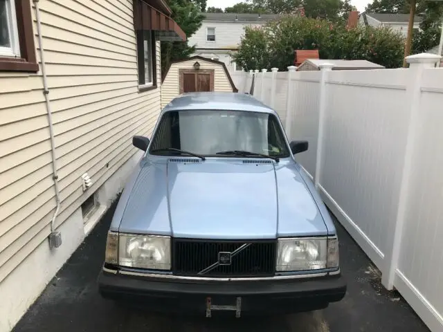 1992 Volvo 240 Base Model