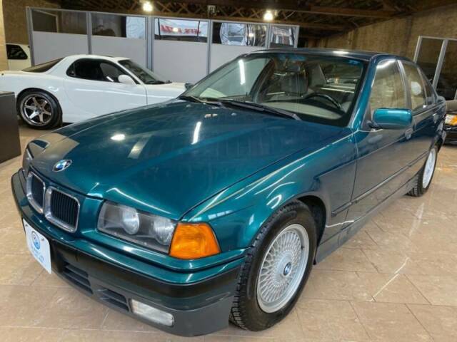 1993 BMW 3-Series 325i 4dr Sedan