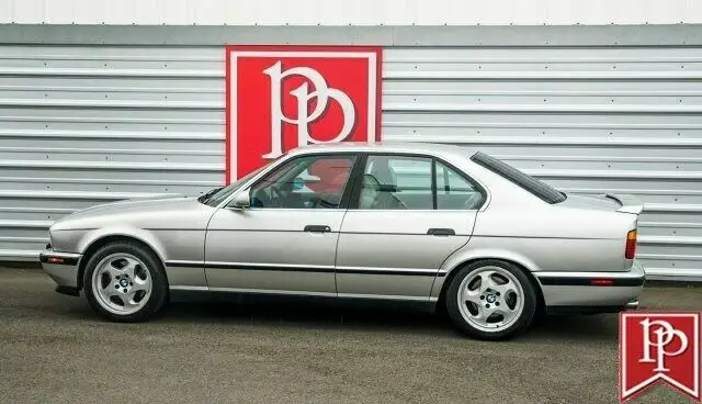 1993 BMW M5 Sedan