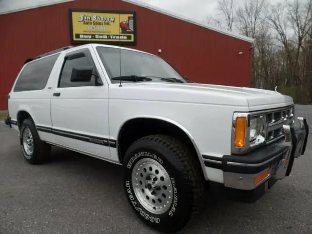 1993 Chevrolet S-10 2-door 4x4