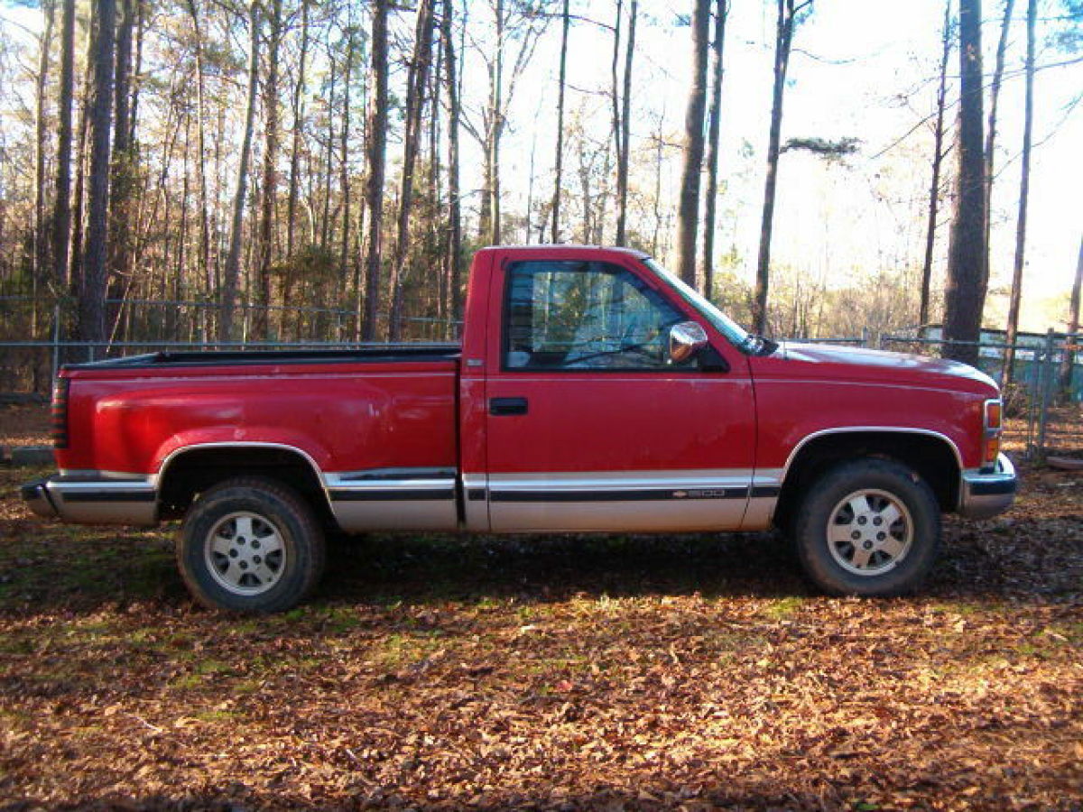 1993 CHEVY SILVERADO REG CAB SHORT BED STEPSIDE 5 SPEED MANUAL 4 3 RUST