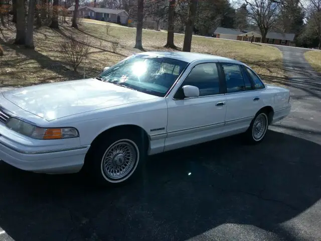 1993 Ford Crown Victoria LX