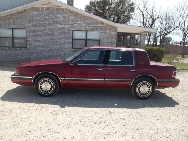 1993 Dodge Dynasty LE Brougham