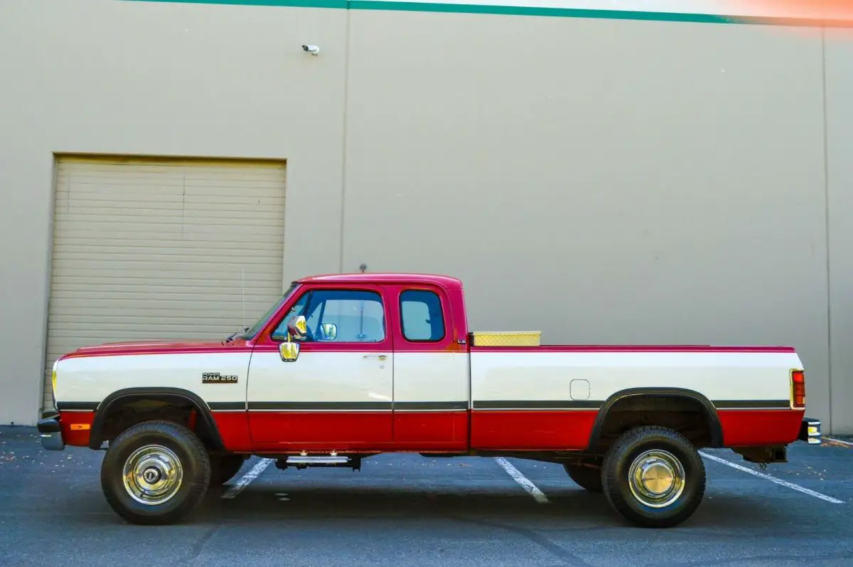 1993 Dodge Ram 2500 ~ 4X4 ~ FIRST GEN ~ 5-SPEED MANUAL