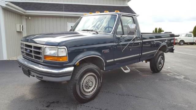 1993 Ford F-250 XLT 2dr 4WD Standard Cab LB