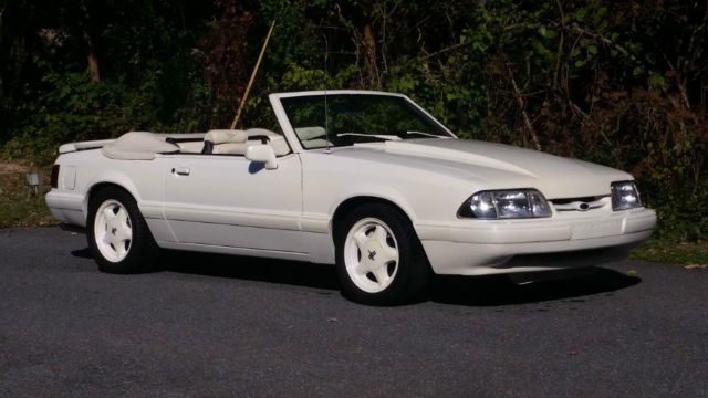 1993 Ford Mustang LX Convertible