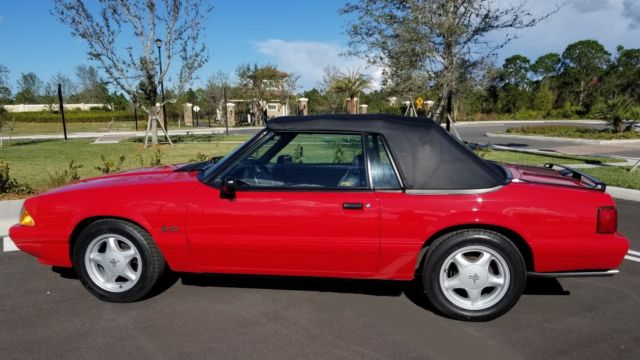 1993 Ford Mustang LX convertible