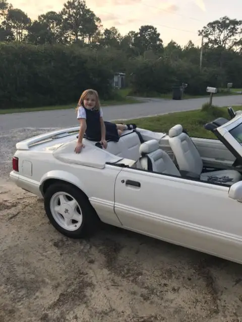 1993 Ford Mustang White