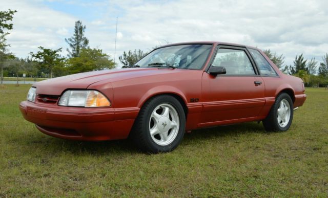 1993 Ford Mustang LX Hatchback 2-Door