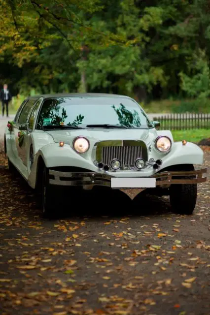 1993 Lincoln Town Car Executive Limousine 4-Door