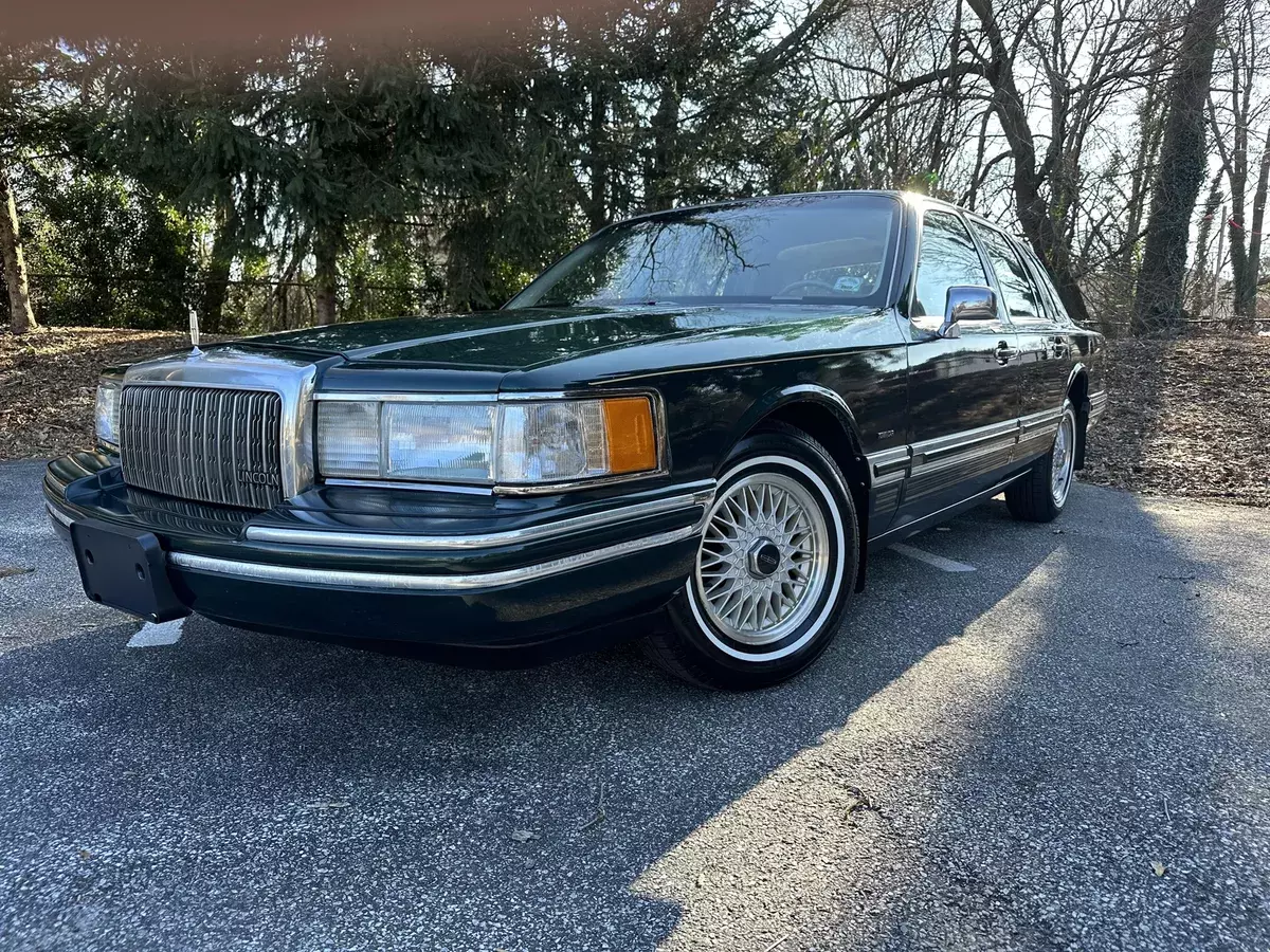 1993 Lincoln Town Car Executive