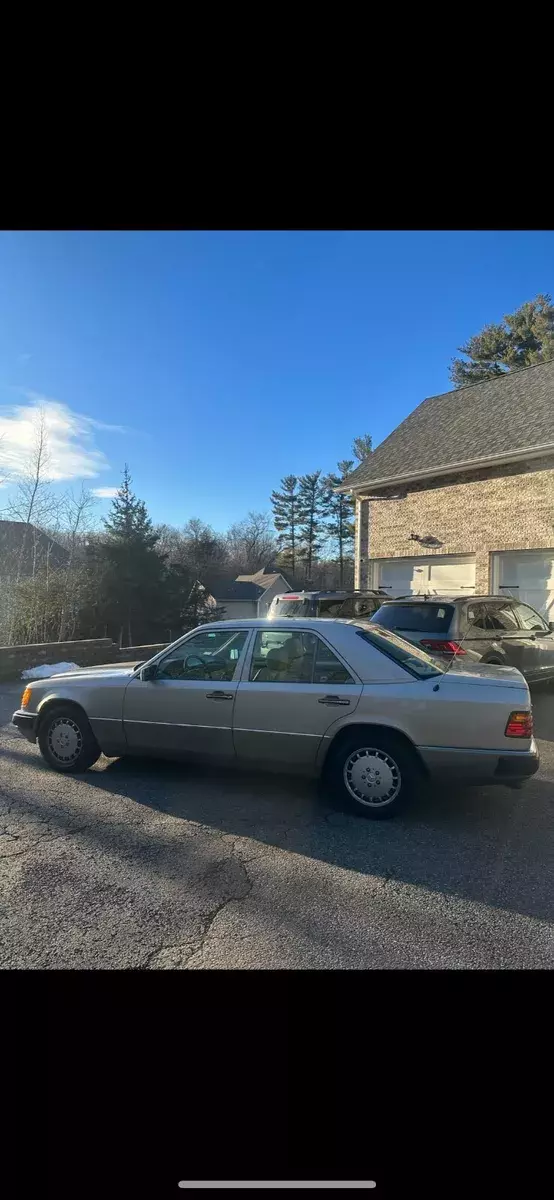 1993 Mercedes-Benz 300-Series