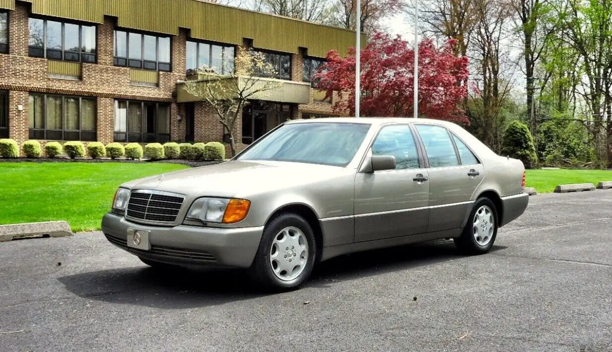 1993 Mercedes-Benz S-Class 300SE. Fully Serviced.