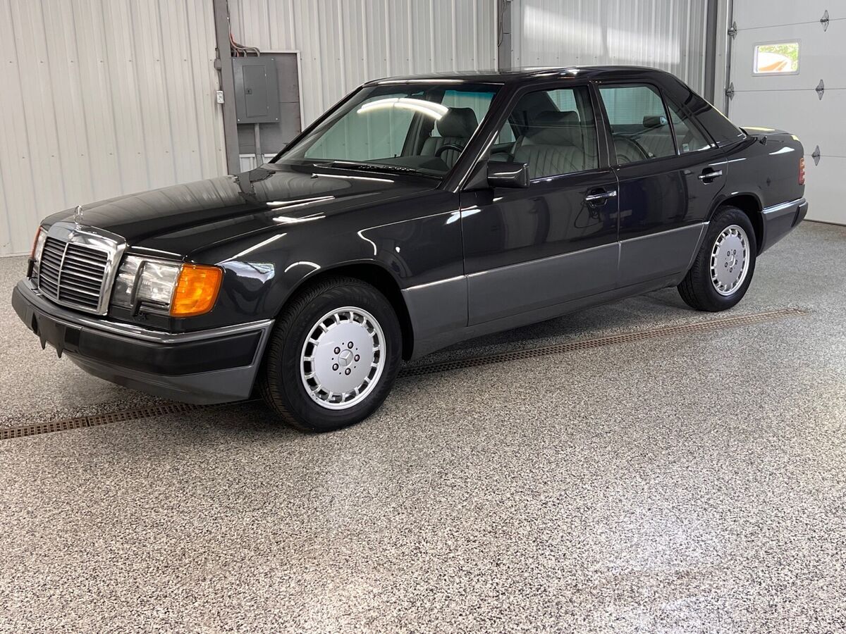 1993 Mercedes-Benz 300-Series D